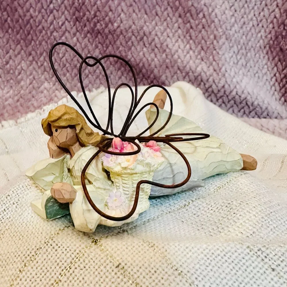 Angel Figurine - Picture 1 of 4